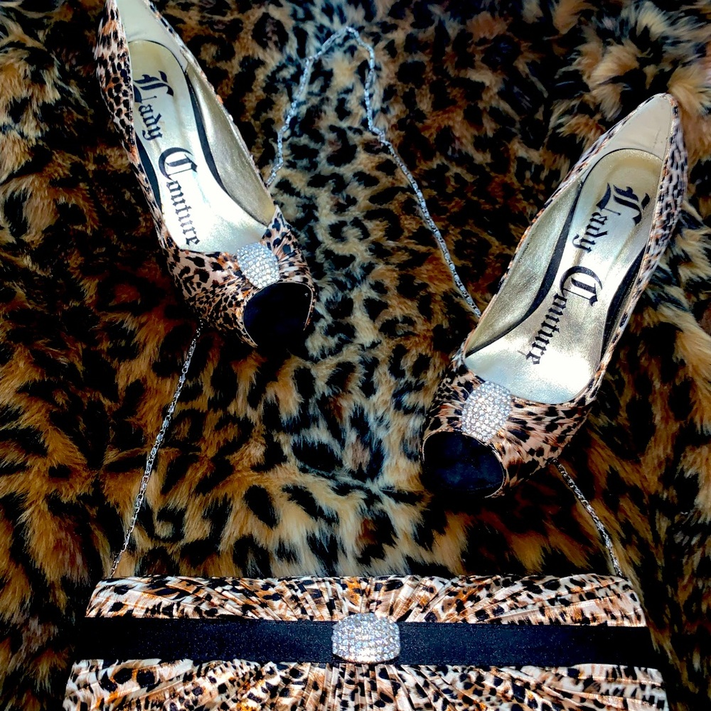 Lady couture cheetah print heels and shoulder bag